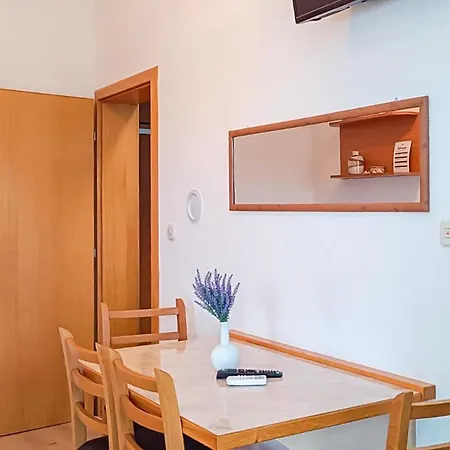 1 Bedroom In アパート *