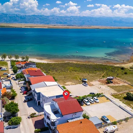 In With House Sea View Apartman *